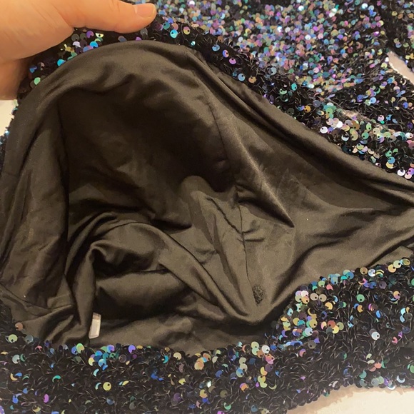 Lavish Alice One-shoulder Long Sleeve Sequin Cluster Velvet Cocktail Dress - Picture 5 of 7